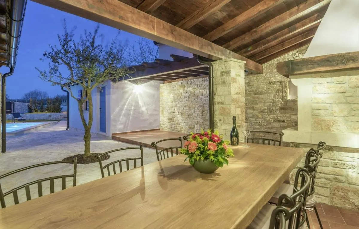 Heritage Villa Croc In Bibali - Haus Fuer 4-6 Personen Buje