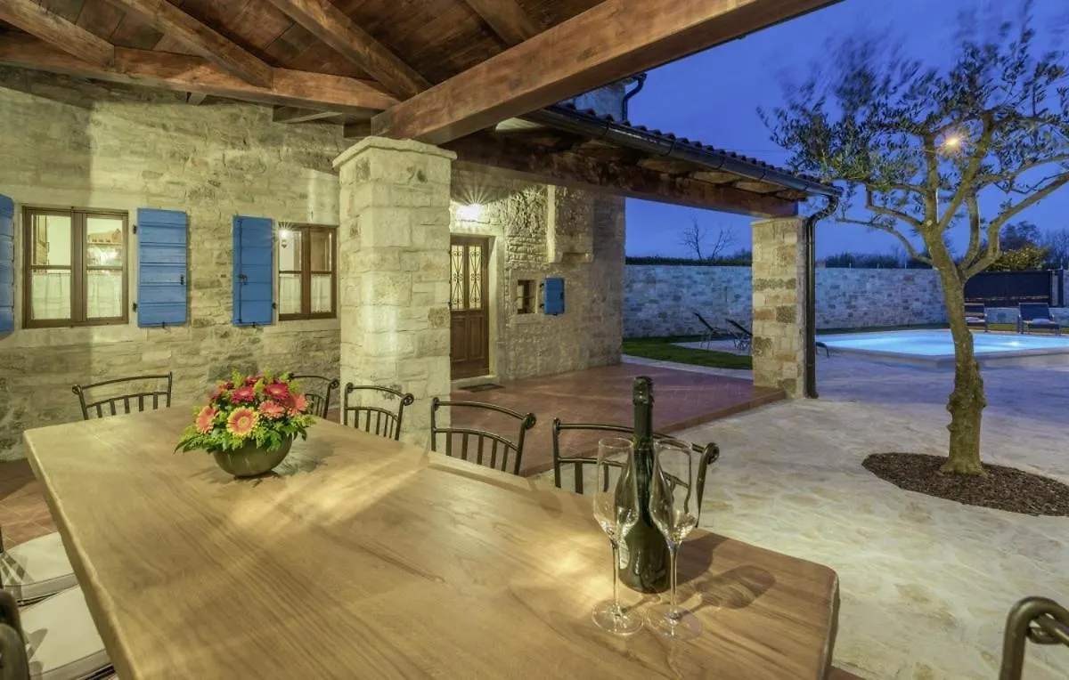 Heritage Villa Croc In Bibali - Haus Fuer 4-6 Personen Buje